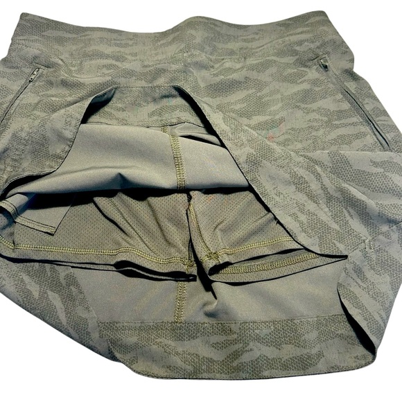Orvis Green Camo Skort Sz Medium - Picture 5 of 10